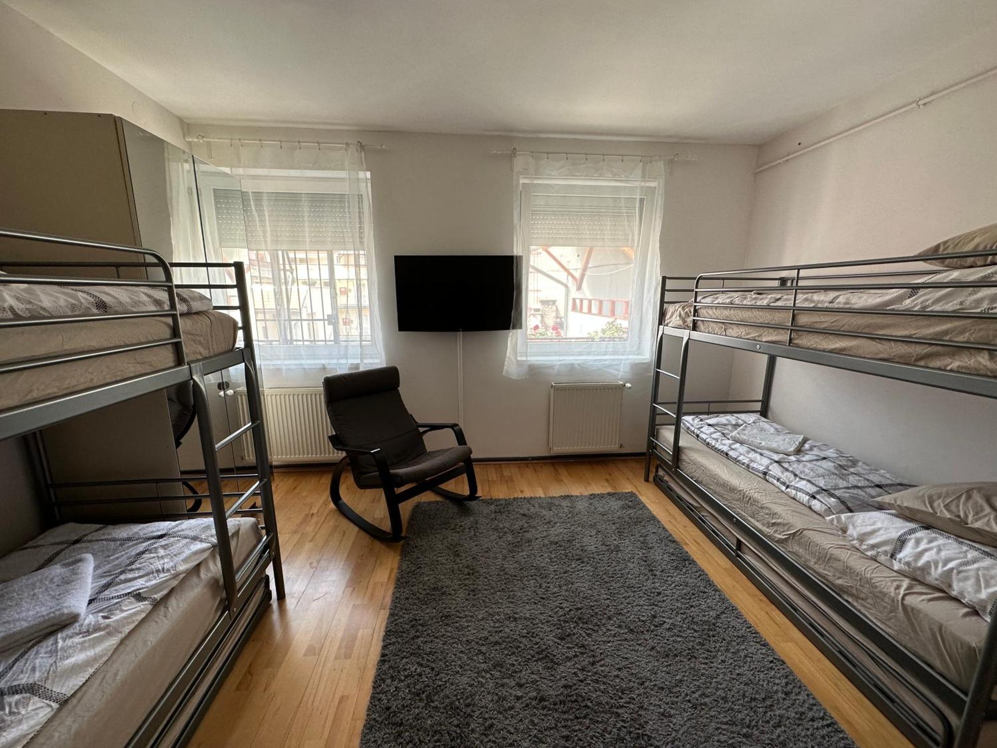 Centroom Apartment Budapest Luaran gambar