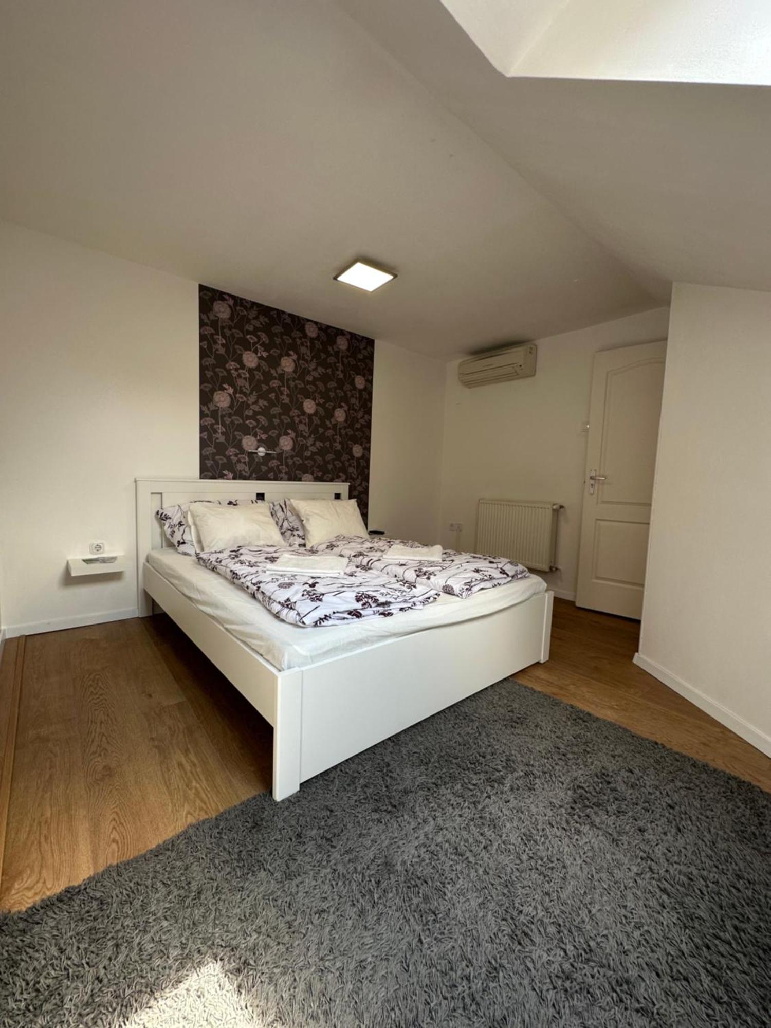 Centroom Apartment Budapest Luaran gambar