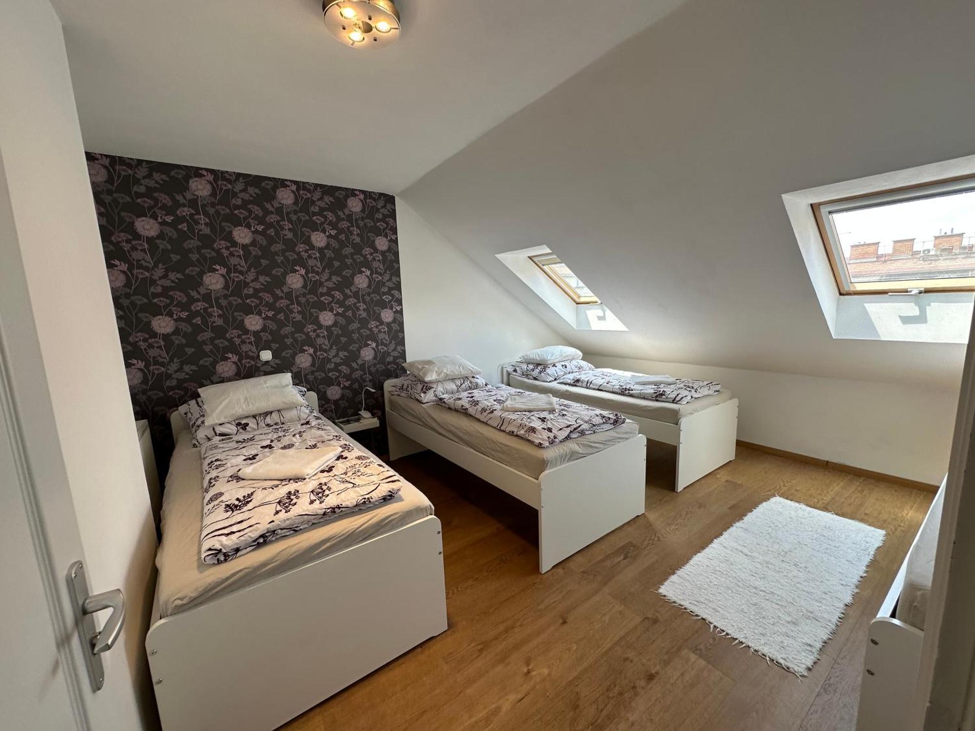 Centroom Apartment Budapest Luaran gambar