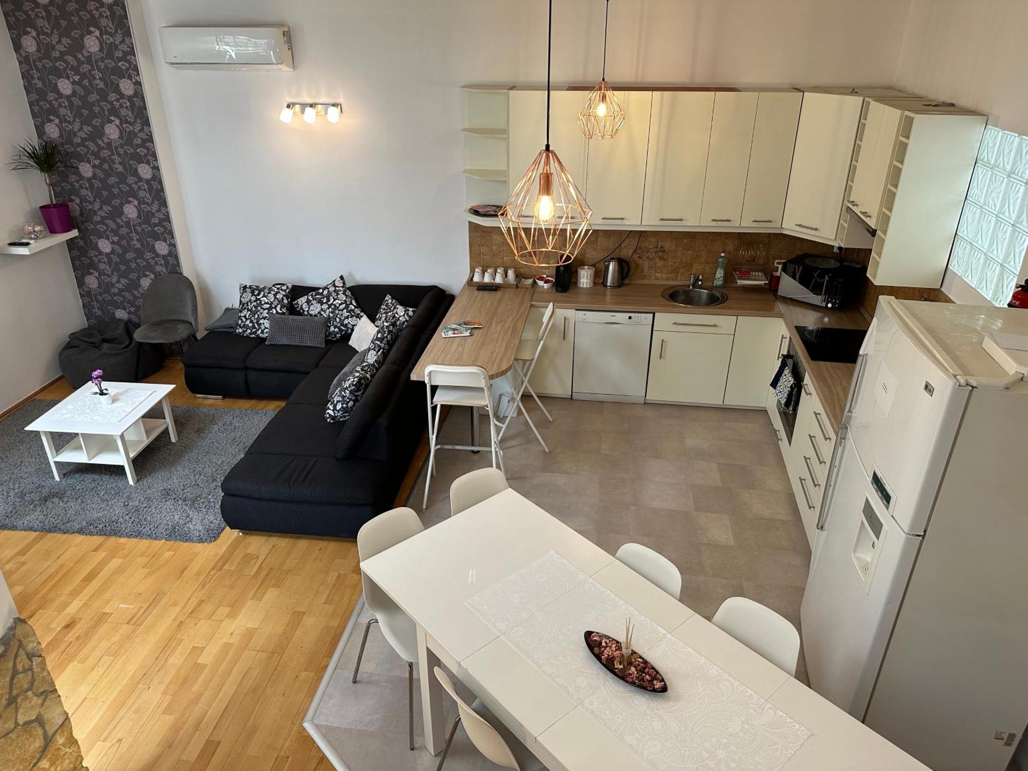 Centroom Apartment Budapest Luaran gambar