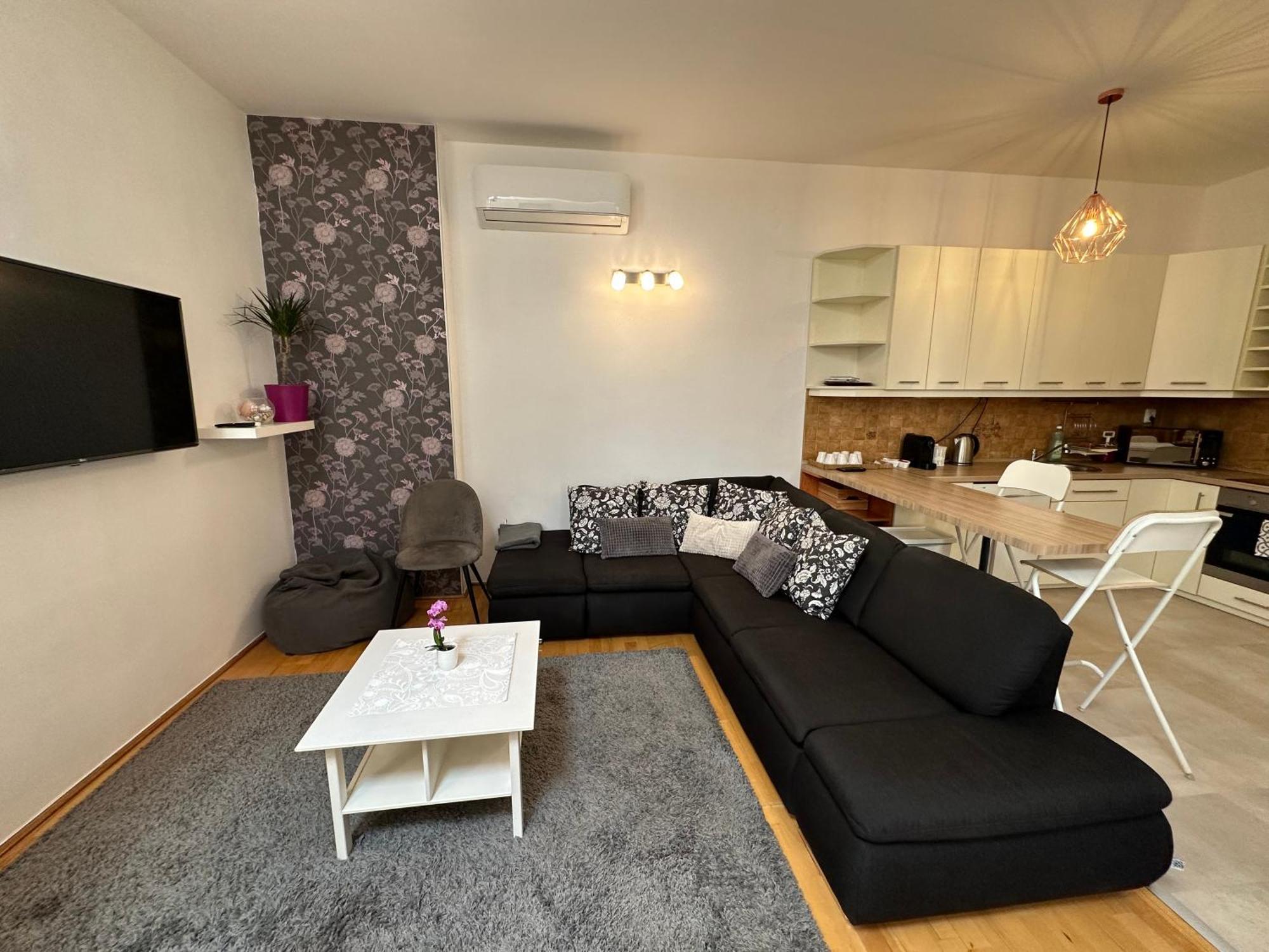 Centroom Apartment Budapest Luaran gambar