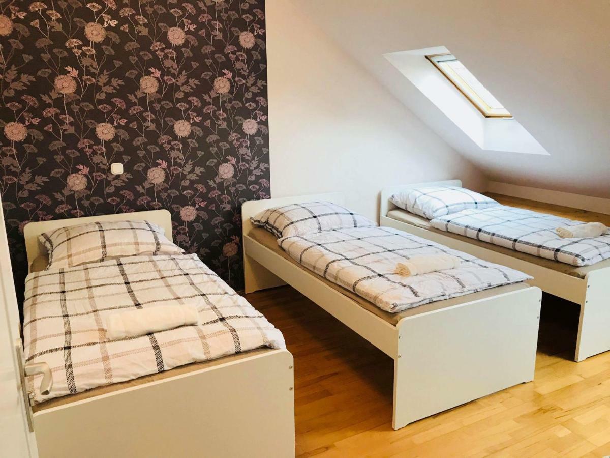 Centroom Apartment Budapest Luaran gambar